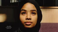 Anisa Omar, muslimah karyawan supermarket yang jadi cover majalah Vogue (Dok.Instagram/@anxsaaaa/https://www.instagram.com/p/CA6K9VbnC83/Komarudin)