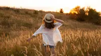 50 Quotes About Moving Forward To Help You Move On From Your Past