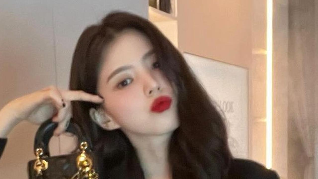 Han So Hee Pukau Penggemar dengan Busana Tembus Pandang di Dior Haute Couture SS24