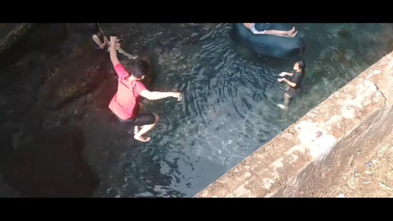 Sejuknya Berenang di Mata Air Cipantan