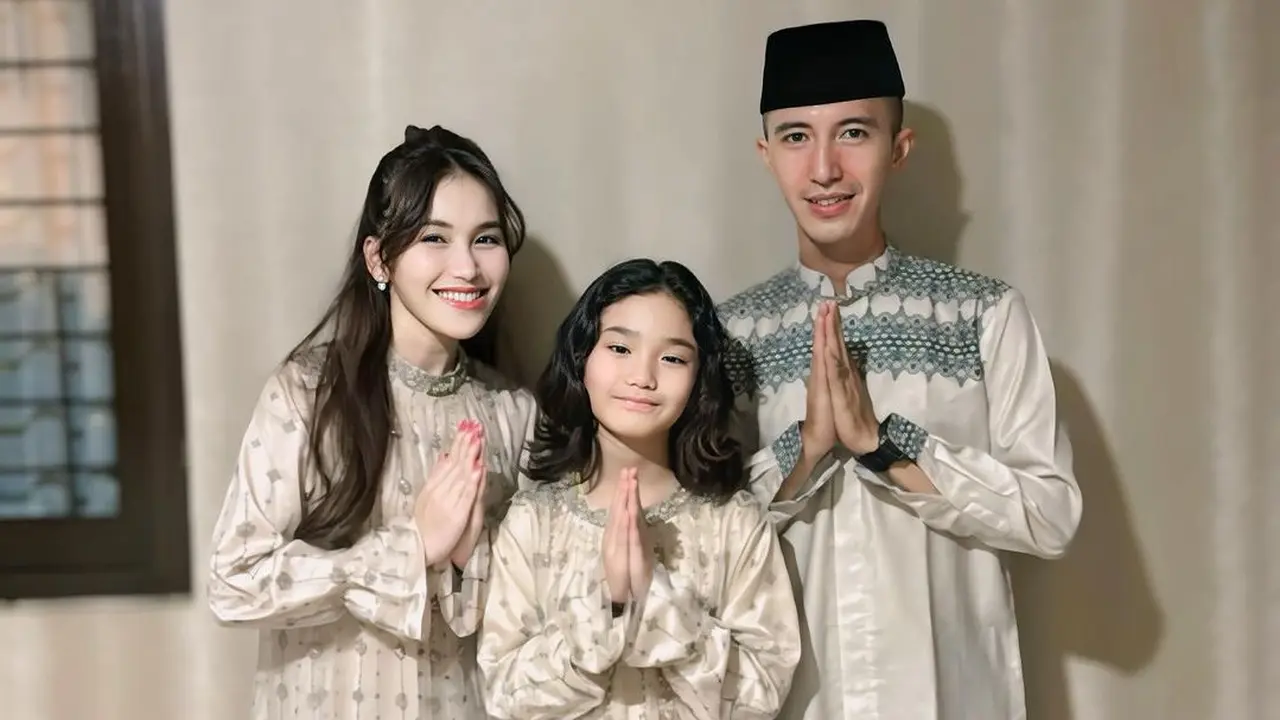 Ayu Ting Ting rayakan Lebaran bersama Muhammad Fardhana. [Foto: Instgram/ayutingting92]