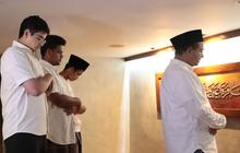 Anies Salat Subuh Berjamaah Bersama Keluarga Sebelum Mencoblos di TPS Lebak Bulus