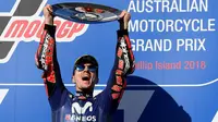 Pembalap Movistar Yamaha, Maverick Vinales, menjuarai MotoGP Australia, di Sirkuit Phillip Island, Minggu (28/10/2018). (AP/AP Photo/Andy Brownbill)