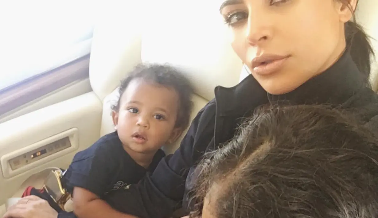 Pengganti kehamilan Kim Kardashian sendiri sepertinya akan melahirkan di awal tahun 2018. (instagram/kimkardashian)