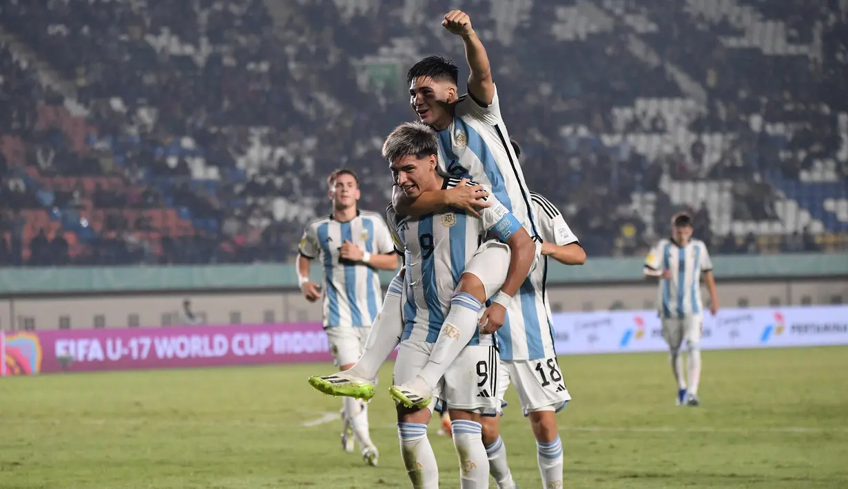 Meski Venezuela U-17 berusaha bermain lepas dan beberapa kali membuat pertahanan Argentina kerepotan, namun hingga akhir laga skor tidak berubah 0-5. (Doc LOC WCU17/SBN)