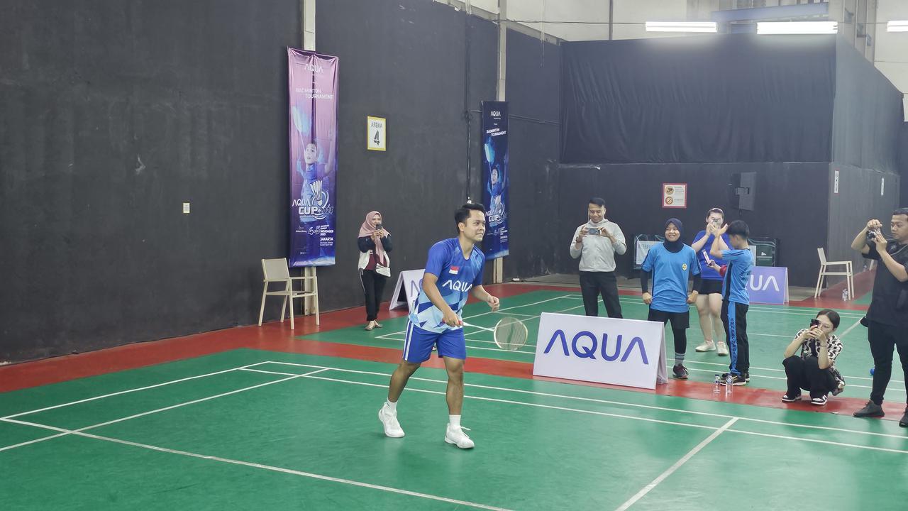 Anthony Ginting melakoni laga persahabatan dengan pemenang Aqua Cup 2023