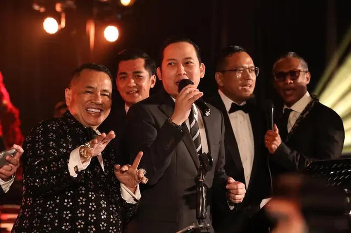 7 Potret Pesta Pernikahan Frank Hutapea dan Winona, Bertema Clubbing