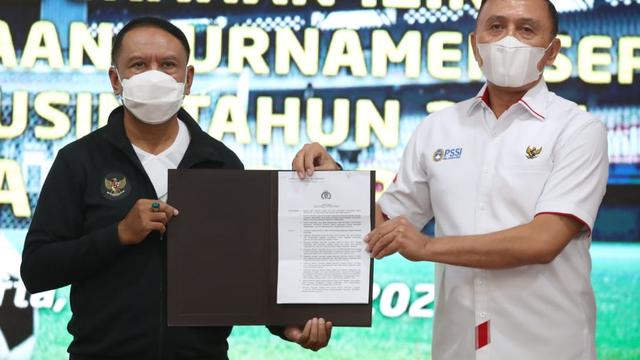 Menpora Zainudin Amali (kiri) dan Ketua PSSI Mochamad Iriawan.