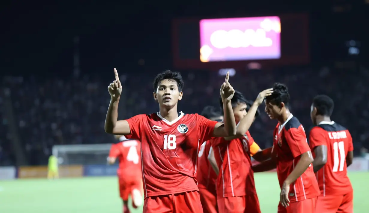 Pemain timnas U-22 Indonesia, Titan Agung melakukan selebrasi usai mencetak gol ke gawang Kamboja pada Grup A SEA Games 2023 di Stadion Nasional Olimpiade, Phnom Penh, Kamboja, Rabu (10/5/2023). (Foto:Dok.PSSI)