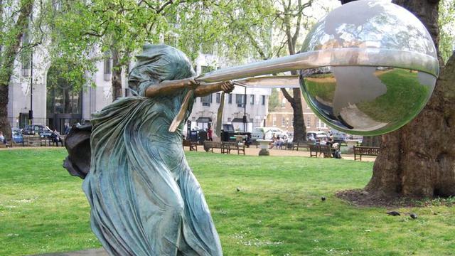 Seniman Ini Ubah Batu Jadi Patung Realistis, Hasilnya Seperti Hidup