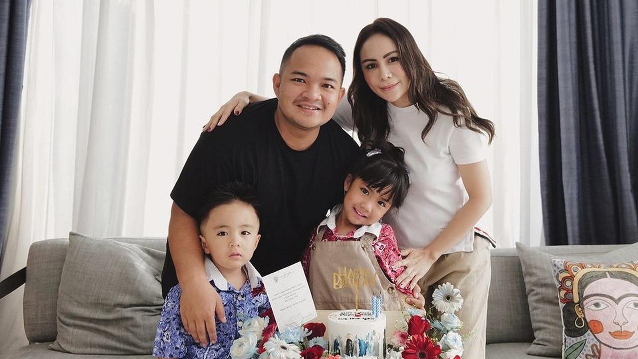 Viral Hadiah Super Mewah Suami Momo Geisha untuk Sang Anak: Lapangan Futsal Berlisensi FIFA dan Jadi Tempat Latihan Arema FC