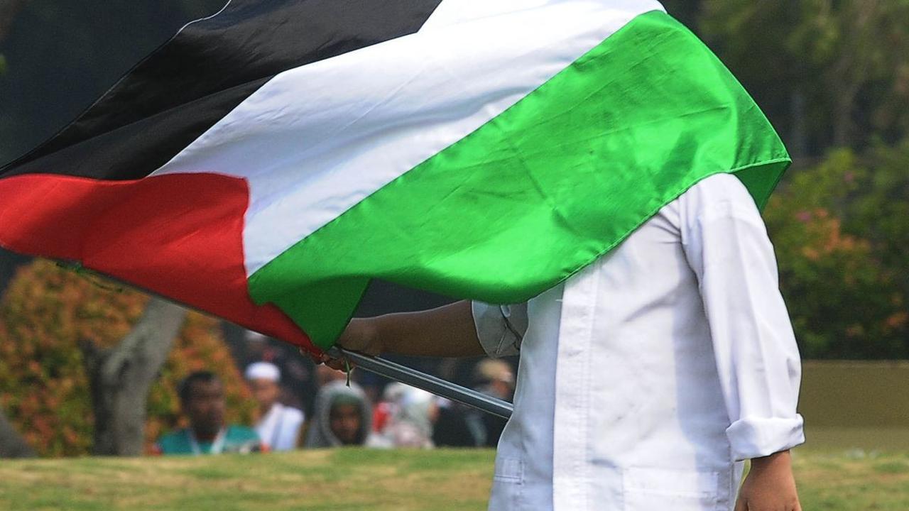 Tak hanya menyuarakan dukungan untuk Palestina, massa Munajat Kubro 212 memiliki setidaknya tiga tuntutan.
