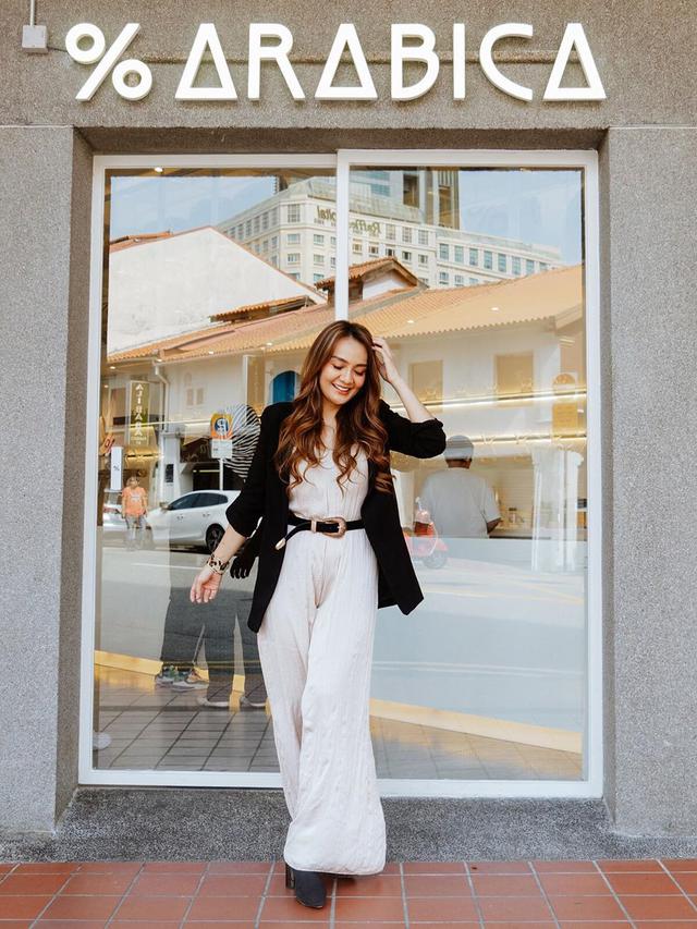 Gaya kasual Cintacha Roselina