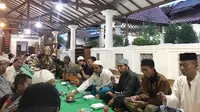 Suasana berbuka puasa di Masjid An-Nawier atau Masjid Pekojan