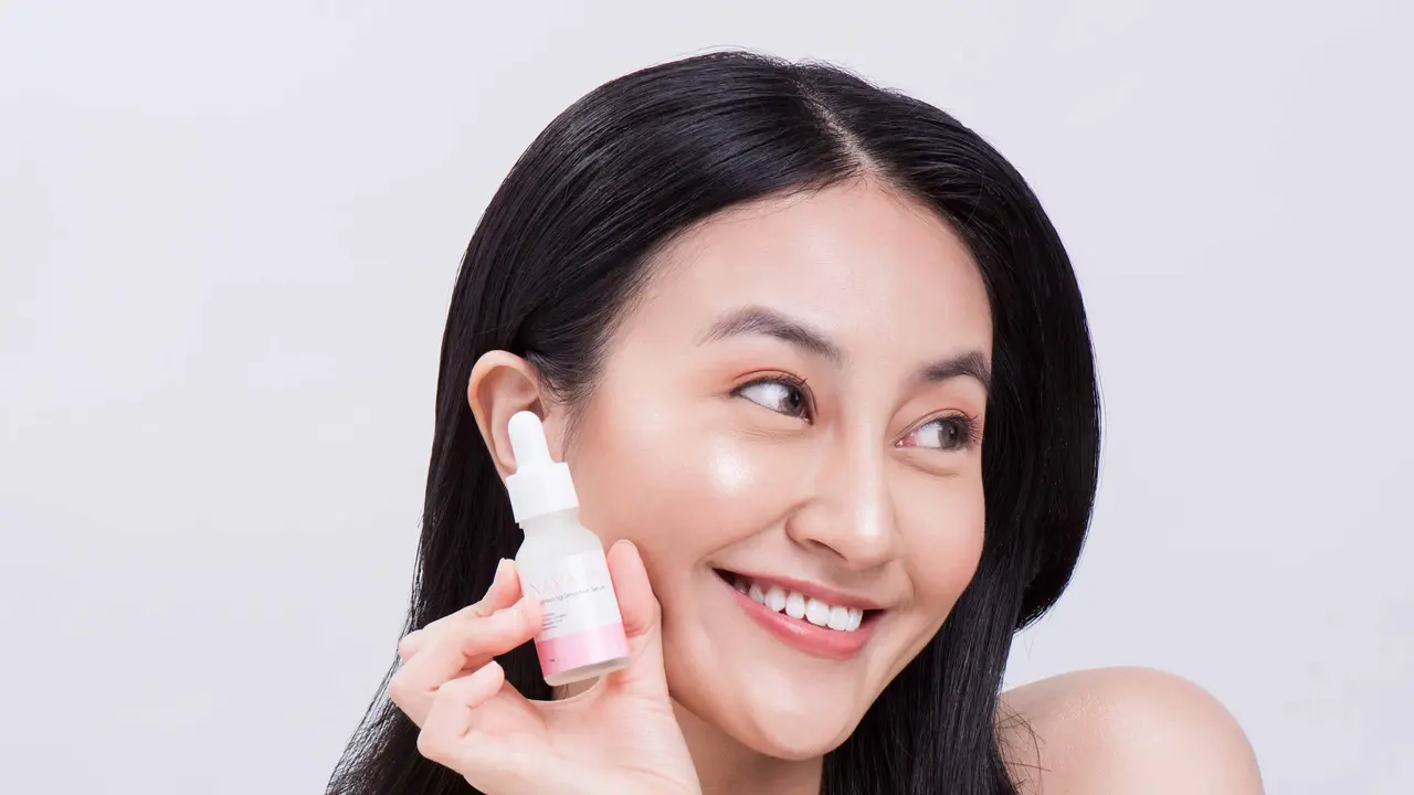 Rekomendasi Skincare Mencerahkan Kulit bagi Perempuan Aktif dari Clarin Hayes