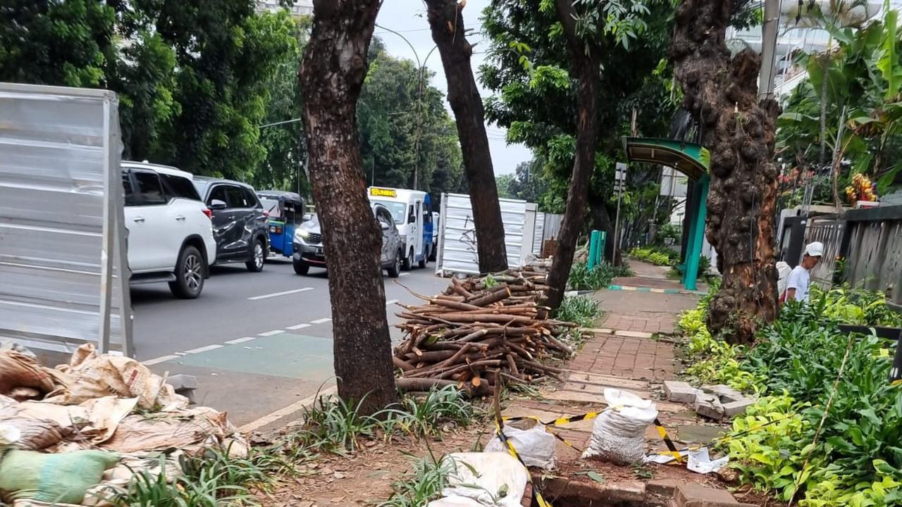 proyek galian jalan di Saharjo Tebet