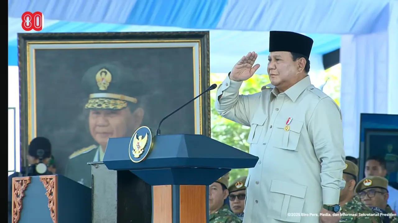 Presiden Prabowo Subianto bertindak sebagai Inspektur Upacara dalam Upacara Gelar Pasukan Operasional dan Kehormatan Militer, Minggu (10/8/2025).