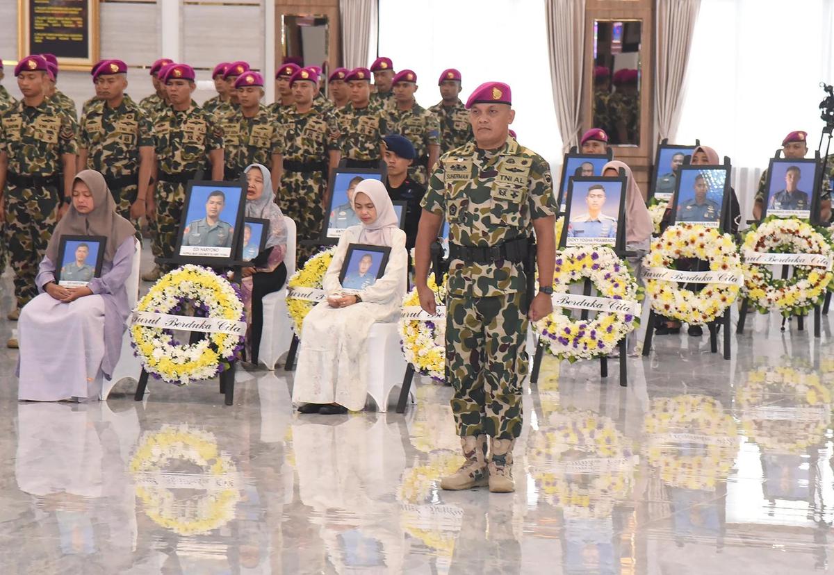 FOTO: TNI AL Anugerahkan KPLB bagi Prajurit Marinir Gugur dalam Musibah Longsor