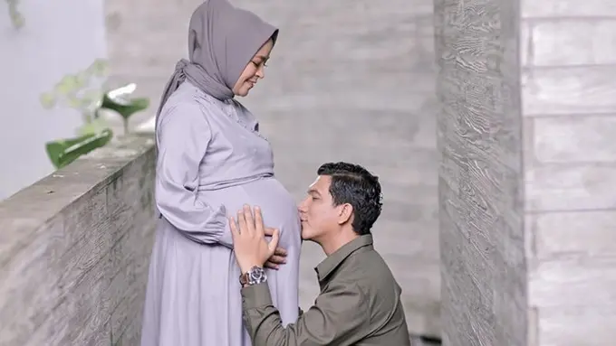 Hamil Anak Kedua, Ini 6 Pesona Tantri 'Kotak' Saat Maternity Shoot