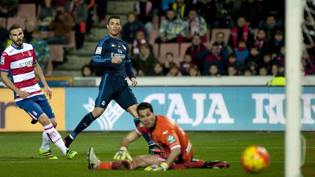 Real Madrid Bawa Pulang Kemenangan dari Kandang Granada