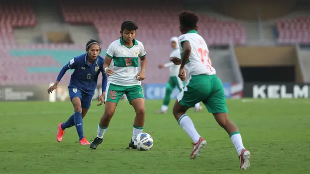 Foto: Belum Petik Poin di Ajang Piala Asia Wanita 2022, Timnas Putri Indonesia Dipaksa Tunduk oleh Thailand
