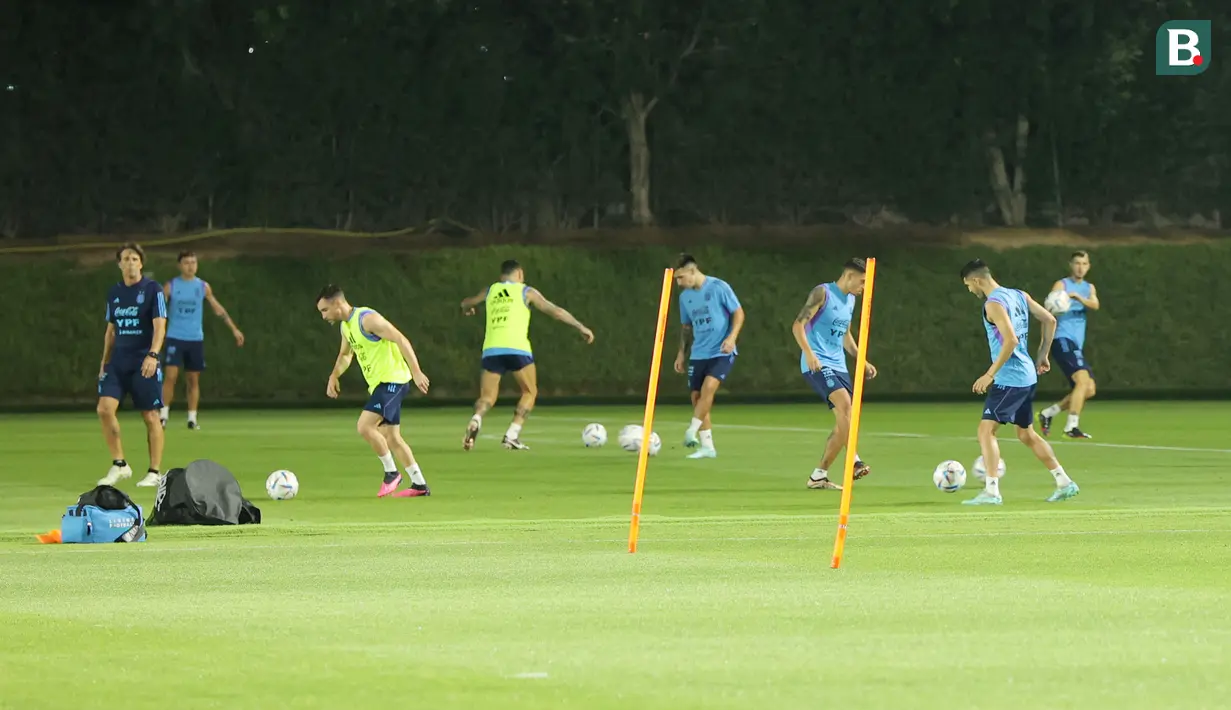 Ini menjadi pertemuan pertama kedua tim dalam delapan tahun. Belanda terakhir kali bersua Argentina pada semifinal Piala Dunia 2014. (Bola.com/Ade Yusuf Satria)