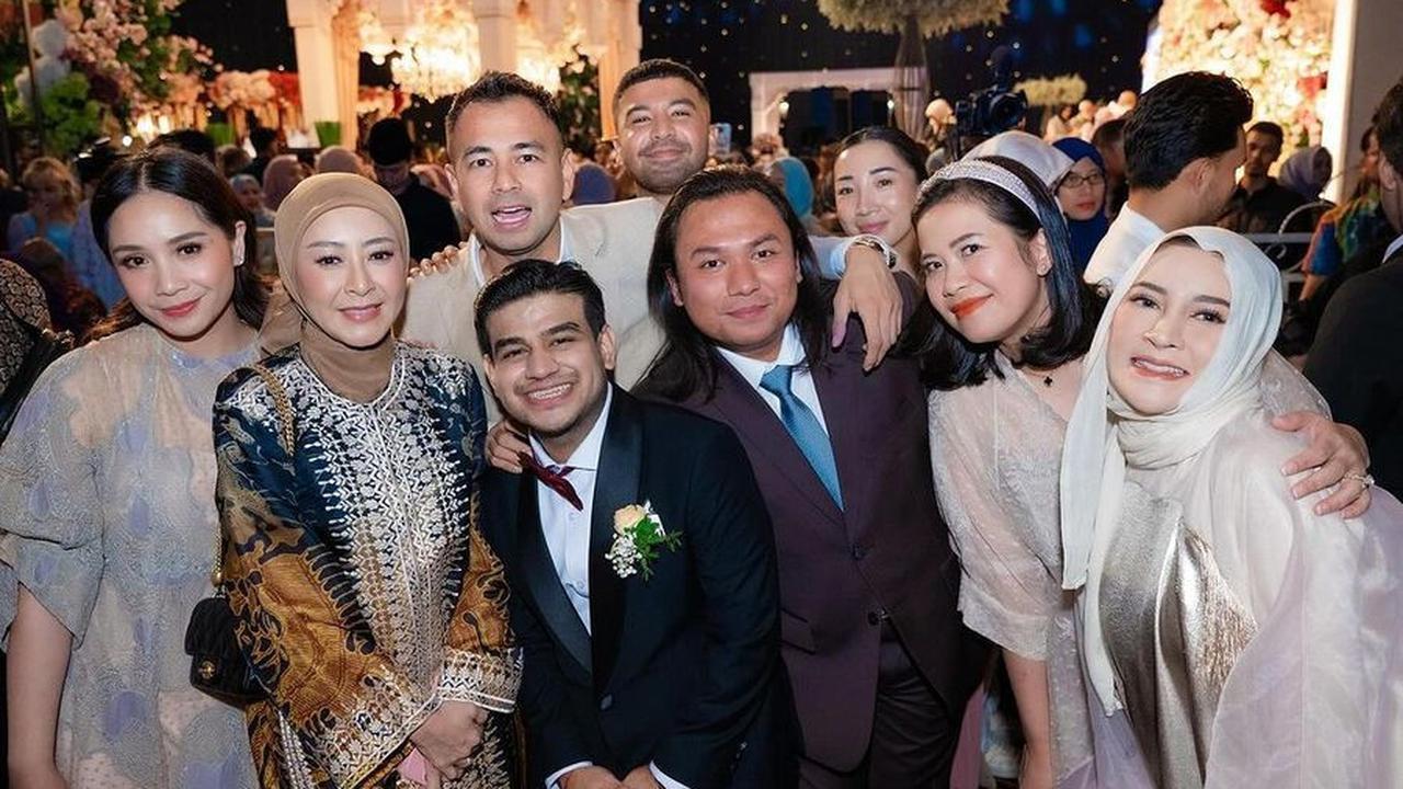 10 Potret Tamu yang Datang ke Pernikahan Yislam Kakak Fadil Jaidi, Dari Kalangan Selebriti hingga Politisi