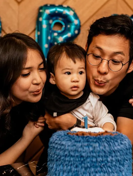 Putri Titian dan Junior Liem