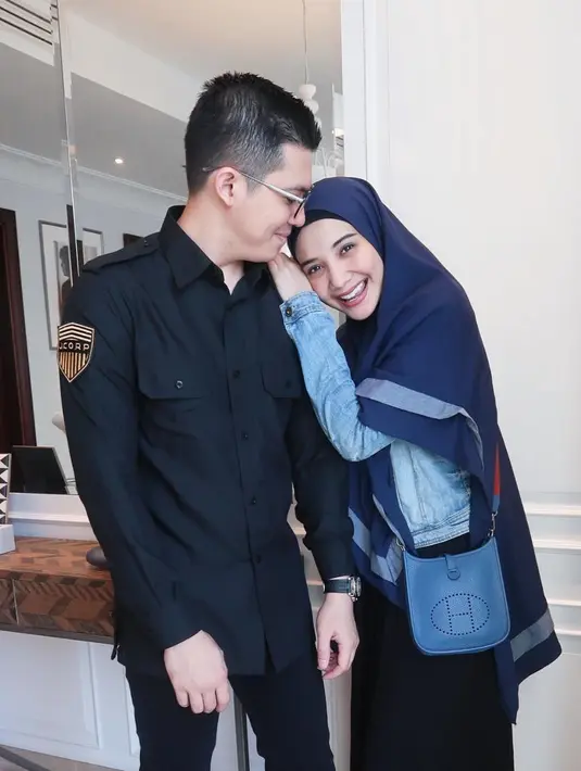 "Nah tahun ini aku janji akan benar-benar ngurangin, jadi cuma ambil satu program dan sudah selesai syutingnya. Jadi pas ramadan lebih enak," lanjutnya. (Instagram/zaskiasungkar15)