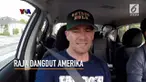Warga Los Angeles, Lexis Mazerski, punya cara unik menghibur diri di dalam mobil. Lexis mengenal dangdut sejak tahun 2011 ketika pertama kalinya ia berkunjung ke Indonesia. Lagu favorit adalah Mbah Dukun.