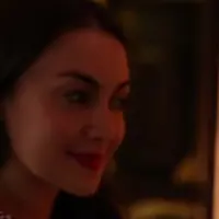 Rianti Cartwright punya hobi makan, namun tubuhnya tetap ideal dan proporsional. Apa rahasianya?