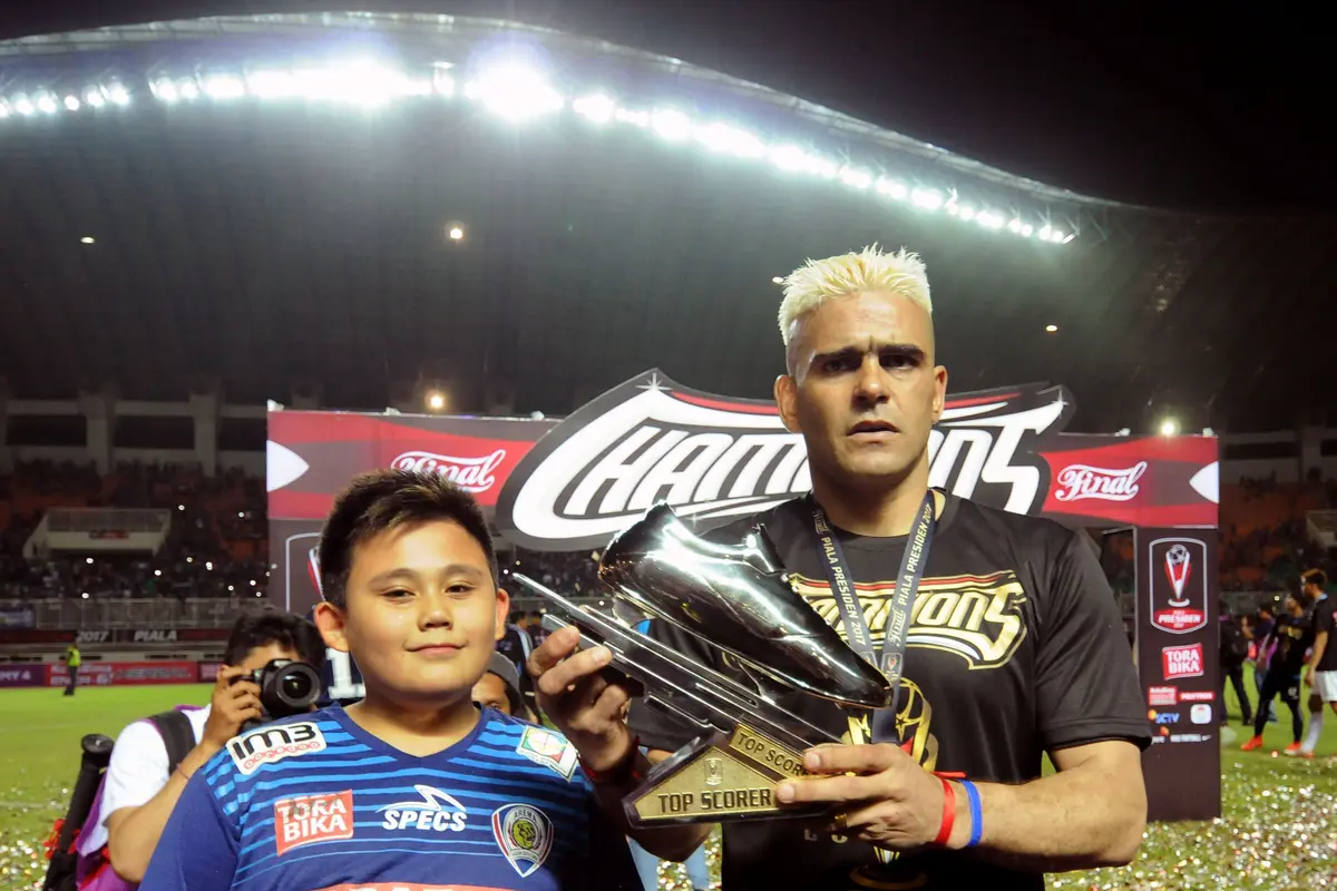 20170312-Cetak 11 Gol, Cristian Gonzales Jadii Pencetak Gol Terbanyak Piala Presiden 2017-Tebe