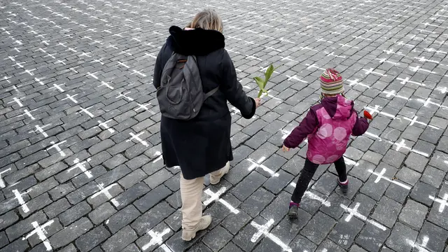 Alun-Alun Kota Tua Mengenang Para Korban Pandemi Covid-19 di Praha