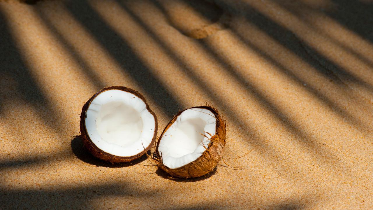 Fakta Unik: Air Kelapa Tua, Minuman Rendah Kalori dengan Segudang Manfaat Kesehatan
