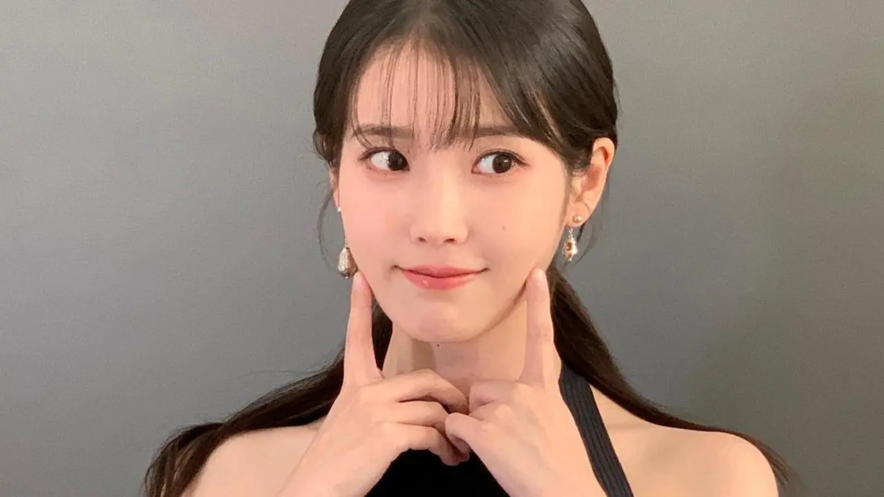IU. (Instagram/ dlwlrma)
