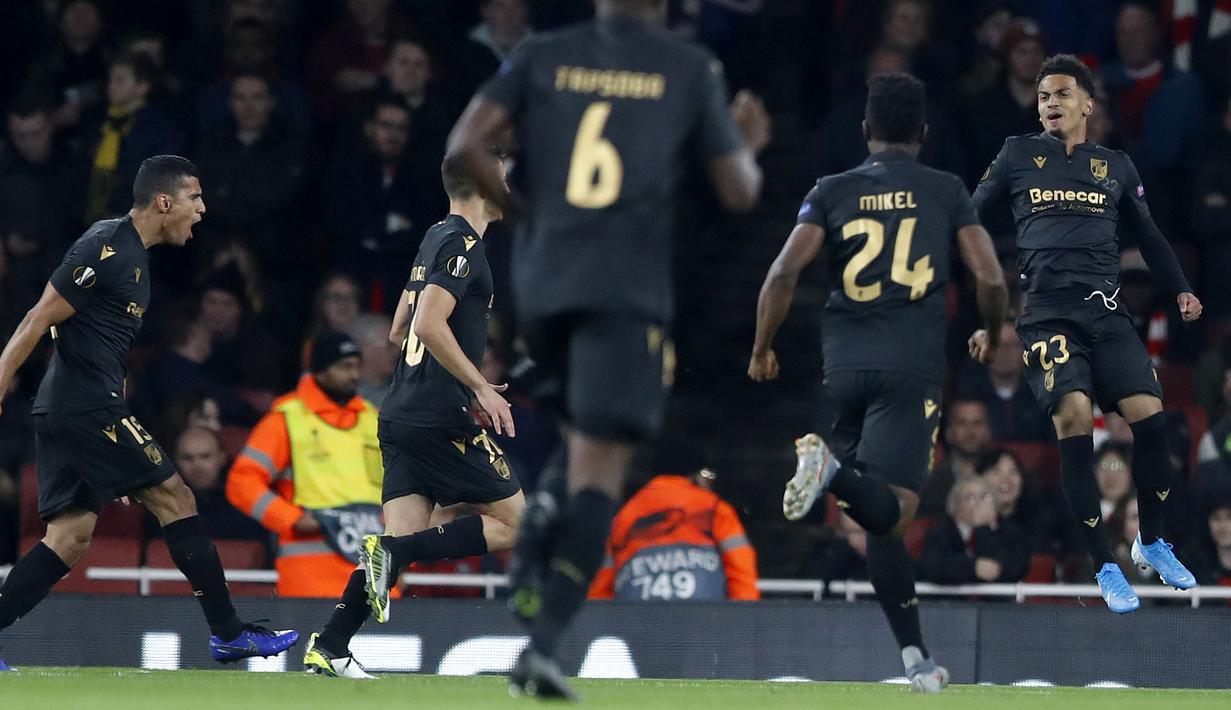 FOTO: Pepe 2 Gol, Arsenal Taklukkan Vitoria di Emirates ...