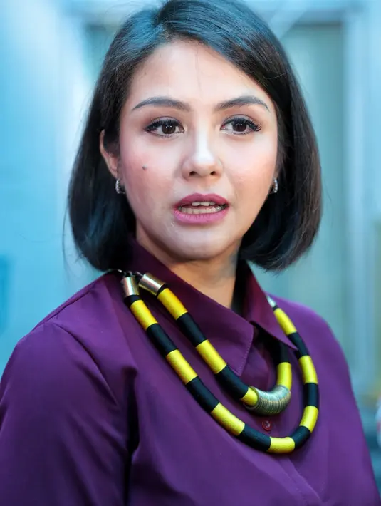 Hal itu diakui oleh Revalina S Temat. Sifatnya yang pendiam, bisa berubah menjadi menyakitkan saat sudah berbicara. Ia mengaku bahwa selama ini hanya mendapat peran baik dan jahat. (Adrian Putra/Bintang.com)