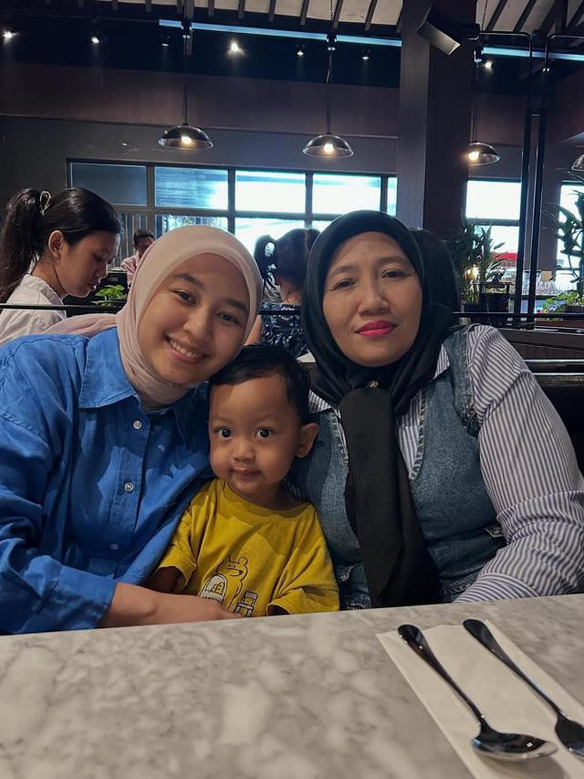 9 Potret Artis Unggah Momen Peringati Hari Ibu 2025, Ada yang Ajak Ibunda Liburan ke Eropa