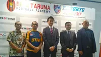 Bina Taruna menjalin kerja sama dengan klub J-League, FC Tokyo yang diharapkan bisa ikut memajukan sepak bola Indonesia. (Istimewa)