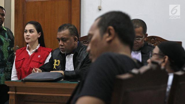 Kenakan Makeup Tipis, Jennifer Dunn Jalani Sidang Lanjutan Kasus Narkoba