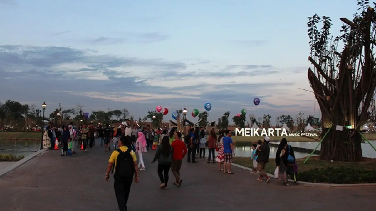 Jembatan Central Park Meikarta Jadi Spot Favorit Warga Cikarang