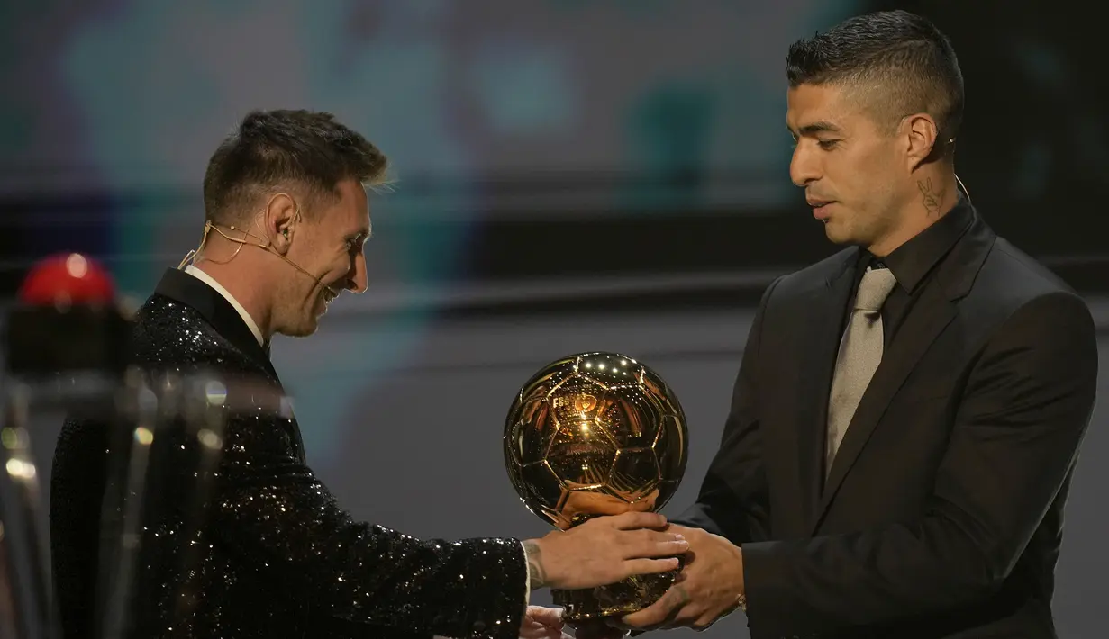 Gelar Ballon d'Or tahun ini merupakan penghargaan yang ke-7 bagi Lionel Messi. Sebelumnya, La Pulga telah memenangi penghargaan tersebut pada tahun 2009, 2010, 2011, 2012, 2015, dan 2019. (AP/Christophe Ena)