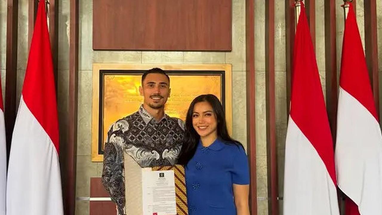 10 Artis Bule yang Akhirnya Jadi Warga Negara Indonesia, Terbaru Vincent Verhaag Suami Jedar
