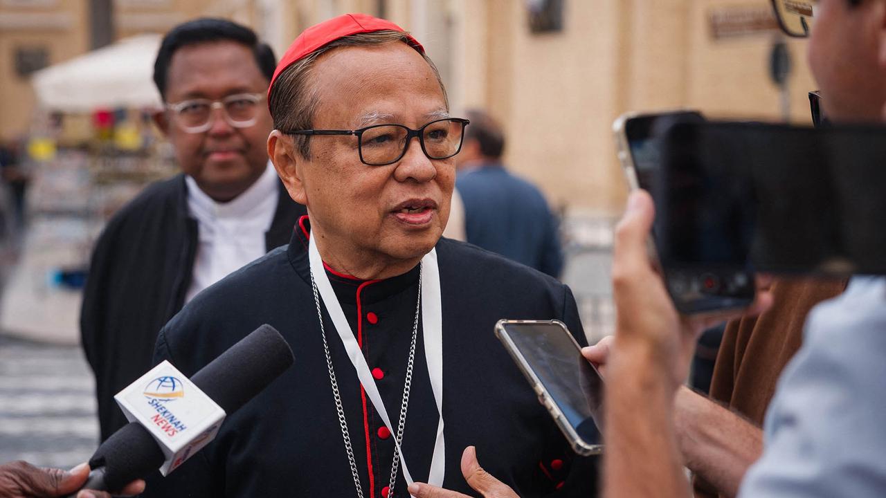 FOTO: Kardinal Indonesia Ignatius Suharyo Hardjoatmodjo Bersiap Mengikuti Konklaf di Vatikan