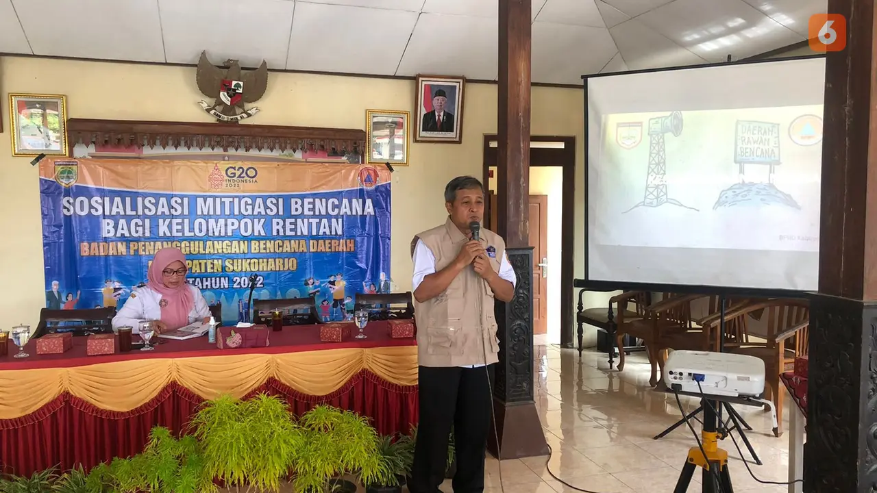 Sri Maryanto Kepala BPBD Sukoharjo Saat Melakukan Sosialisasi Kebenncanaan