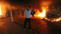 Serangan terhadap Konsulat Amerika Serikat di Benghazi, Libya, pada September 2012. (Sumber AFP/Getty Images via National Public Radio)