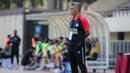 <p>Pelatih kepala Semen Padang, Hendri Susilo saat menghadapi PSS Sleman pada laga pekan ke-3 BRI Liga 1 2024/2025 di Lapangan STIK-PTIK, Jakarta Selatan, Senin (26/8/2024). (Bola.com/Bagaskara Lazuardi)</p>