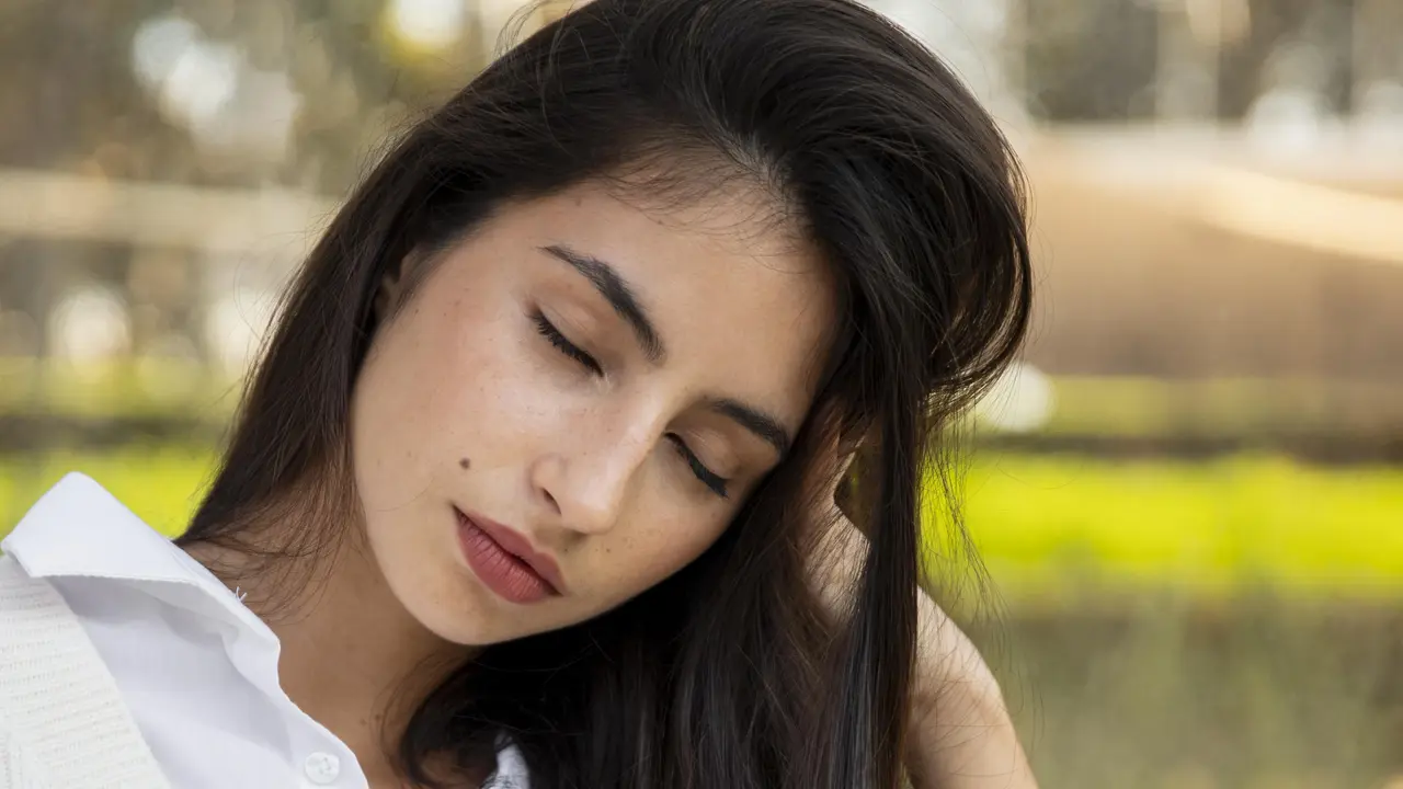 perempuan tidur