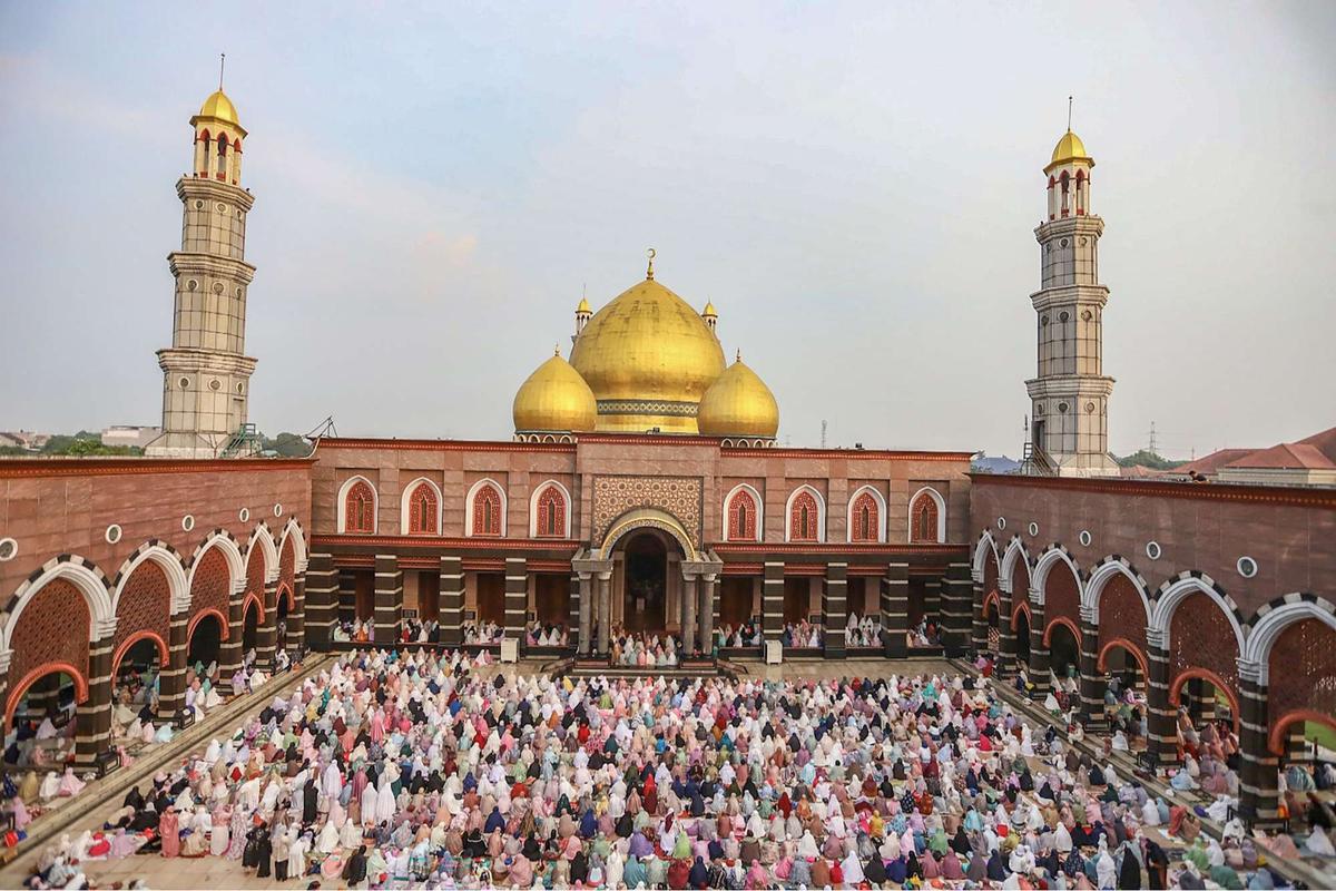 Salat Iduladha di Masjid Kubah Emas Depok