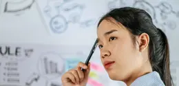 Pahami pentingnya EQ dalam hidup sehari-hari. (foto/dok: freepik/jcomp)